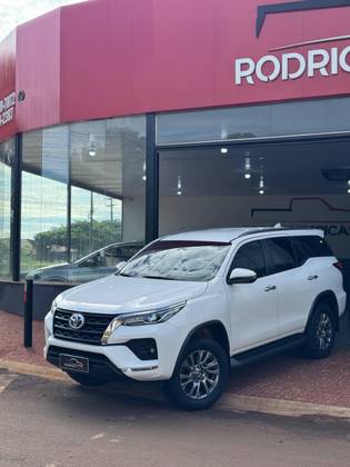 TOYOTA HILUX SW4 2.7 VVT-i FLEX SRV 7L 4X2 AUTOMÁTICO